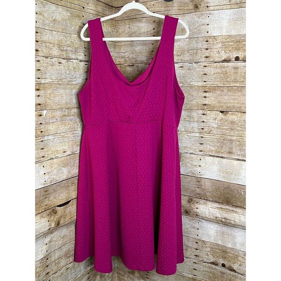 TORRID SZ.3 TEXTURED SKATER FIT & FLARE CASUAL COLORFUL PINK GIRLIE SWING DRESS - Picture 2 of 4